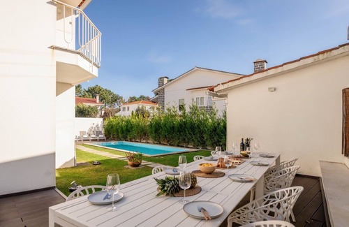 Darque Haus | Portugal Active Cabedelo Beach Lodge | Heated Pool
