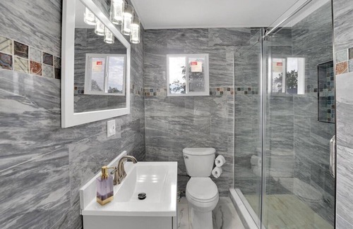 Vauxhall Haus | Posh Comfort Cottage