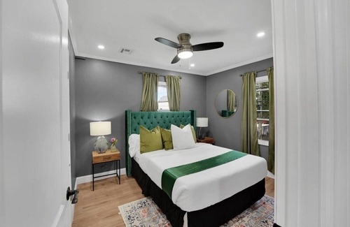 Vauxhall Haus | Posh Comfort Cottage