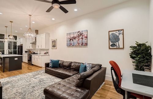 Lake Claire Haus | Posh Townhome in Beautiful Lake Claire