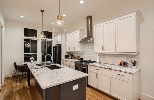 Lake Claire Haus | Posh Townhome in Beautiful Lake Claire