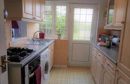 East Dunstable Haus | Poynters House - Huku Kwetu Luton & Dunstable - Spacious 2 Bedroom House-Private garden and parking