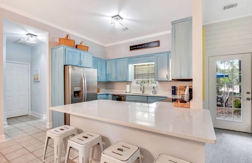 St. Simons Island Haus | Practically perfect!! Quiet mid-island beach retreat, centrally located to all!