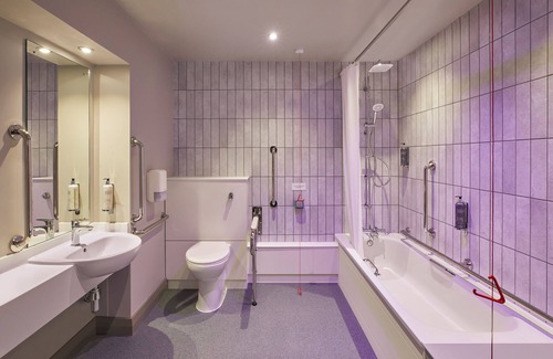 Hammersmith Hotel | Premier Inn London Hammersmith - Talgarth Road