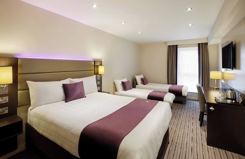 Preston Brook Hotel | Premier Inn Runcorn