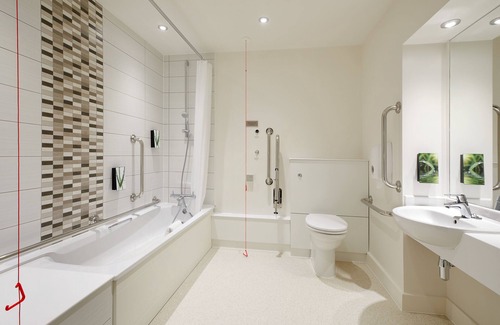 Blunsdon Hotel | Premier Inn Swindon North