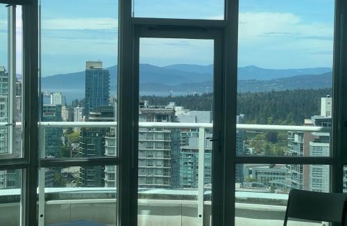 Coal Harbour Wohnung | Premium 2 BR Apartment with Floor-to-Ceiling Windows Coal Harbour