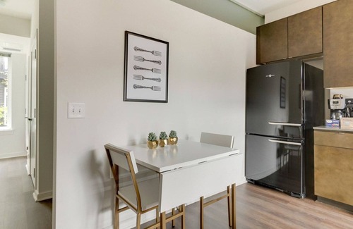 Shaw Wohnung | Premium Shaw Studio w/ Elevator & W/D, nr Dining & Parks, by Blueground