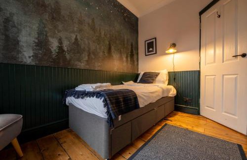 Grangetown Haus | Premium Townhouse - 7 bedrooms - up to 18 Guests