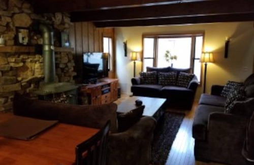 Montgomery Estates Haus | Prestigious Location/Views/Near Casinos/Skiing