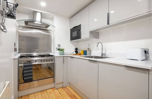 Soho Wohnung | Prime Covent Garden gem with Air-Con