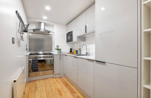 Soho Wohnung | Prime Covent Garden gem with Air-Con