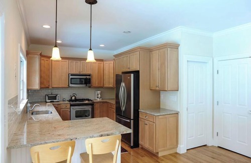 Village of East Hampton Haus | Erstklassige Lage in East Hampton Village. Beheizter Pool. Gehen Sie zu allen!