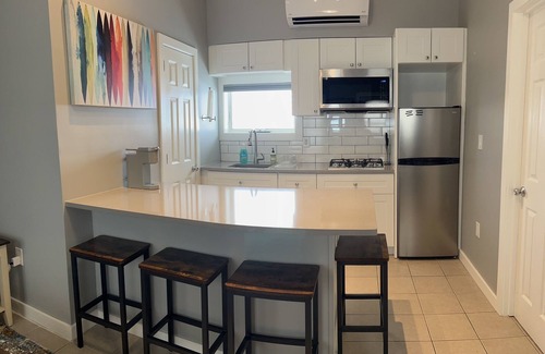 Point Pleasant Beach Eigentumswohnung | Prime Location, Steps from Beach, 2 BR, 1 BA with onsite parking spot