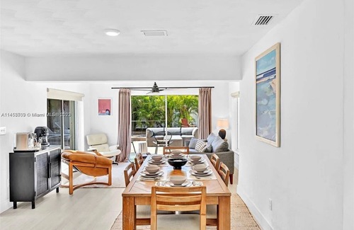 Sunset Haus | This House Will Come True Your Vacations Dreams