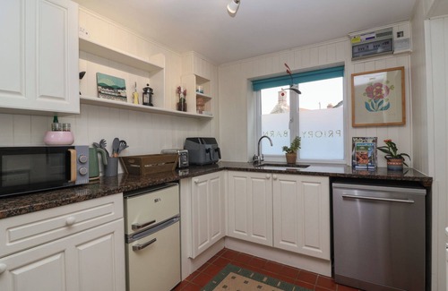 Street Hütte | PRIORY BARN APARTMENT, pet friendly, with a garden in Street