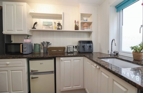 Street Hütte | PRIORY BARN APARTMENT, pet friendly, with a garden in Street