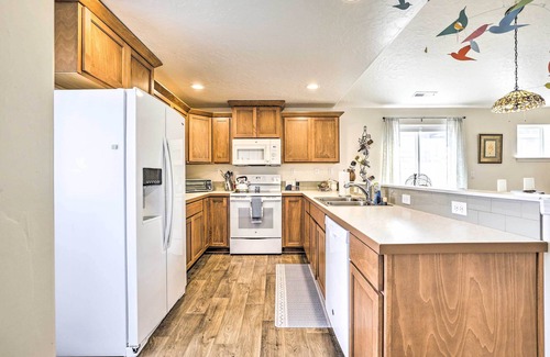 Southwest Ada County Alliance Haus | Prismatic Boise Retreat w/ Fenced Backyard!