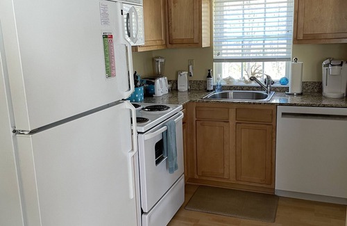 Kennebunkport Eigentumswohnung | Pristine Condo in der Nähe von Goose Rocks Beach mit Innen- / Außenpools