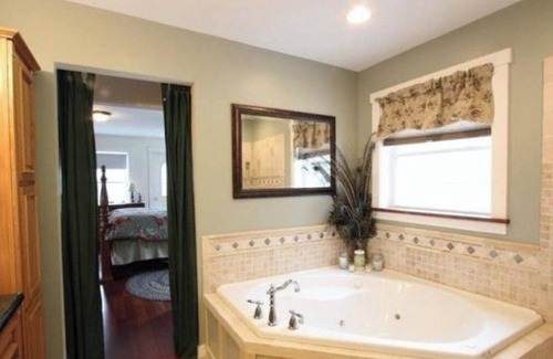 Belfast Haus | Pristine Lakehouse on Swanlake