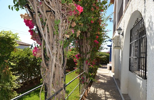 Salobrena Wohnung | Pristine Two Bed Apartment für großartige Sommerferien oder lange, gemütliche Winterferien