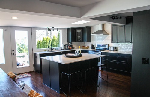 Deale Beach Haus | Pristine Waterfront Home with Expansive Views.