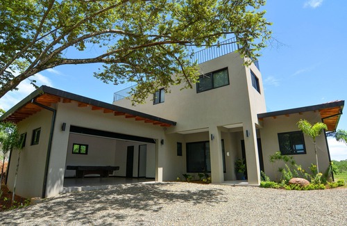 Marbella Haus | Private 3bedroom Ocean View Rooftop at Marbella