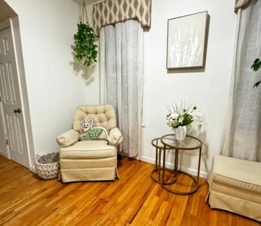 Elizabeth Wohnung | Private 1st floor Apartment - Only 5 min Away from Newark Airport and 30 min to NYC
