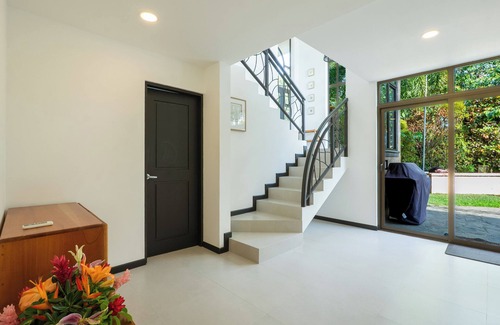 Valle Pura Vida Haus | Private 3Bdrm 3.5Ba Jungle Home w/Pool near Manuel Antonio