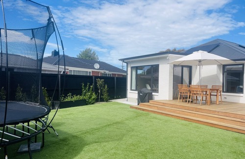 Christchurch Haus | Private, Family Friendly Home, CHC Airport 6 mins, Free Parking