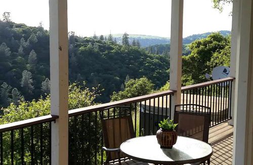 Penn Valley Kabine | Private Accommodation for a Couples' Getaway in Penn Valley, California