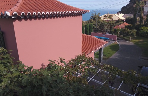 Tabua Haus | Privater beheizter Pool - kostenloses WLAN - Kabel- und Sat-TV - großer Garten