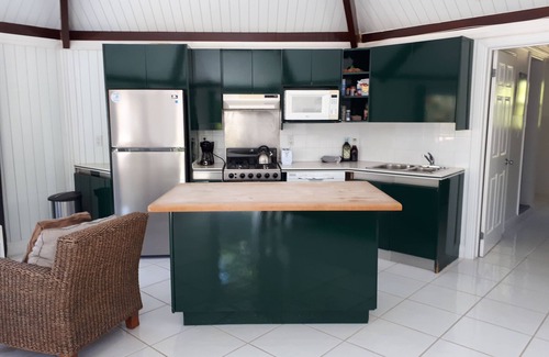 Coral Harbour Hütte | Private and Peaceful Cottage at the Beach