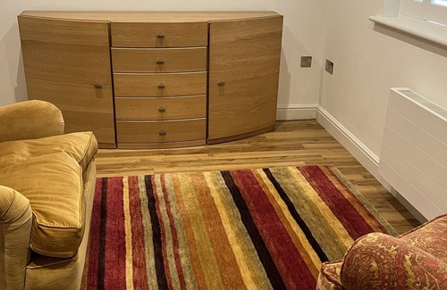 Kneesall Haus | Private and spacious 3-bedroom home with garden