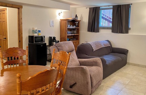 Chiloquin Wohnung | Private apartment with wetland and mountain views