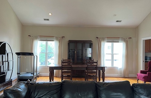 Palisades Wohnung | Private apt in upscale Pacific Palisades area in Washington DC near Georgetown.