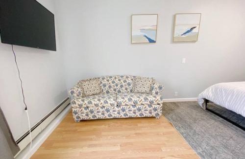 Coram Wohnung | Private Apt King Suite, L.I, NY-Hamptons to NYC