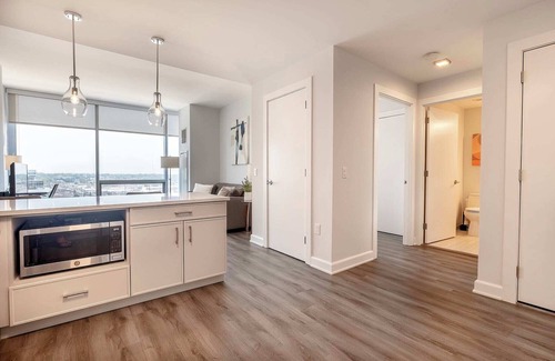 Downtown Wohnung | Private Apt with Gym Pool