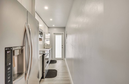 Wilton Manors Hütte | Private Backyard: Dog-friendly Wilton Manors Home!