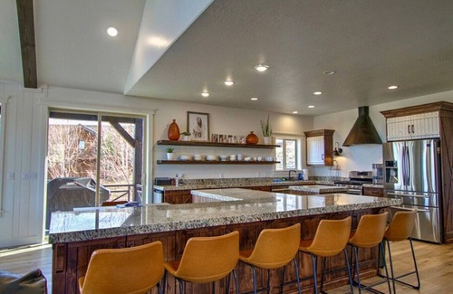 Fish Haven Haus | Private Beach Access! Nearby Swimming Pool, Hot Tub, Tennis and More!