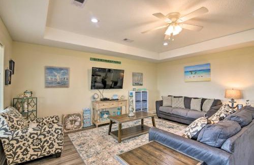 San Luis Haus | Private Beach Access Coastal Freeport Home!