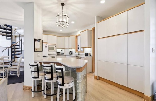 Sussex County Haus | Private Beach, Hot Tub w/ Ocean Views, Modern 5BR