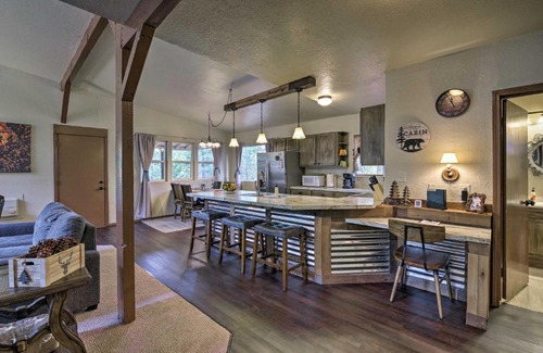 Garden Valley Haus | Private Cabin, 5-Min Drive to Hot Springs and Golf!