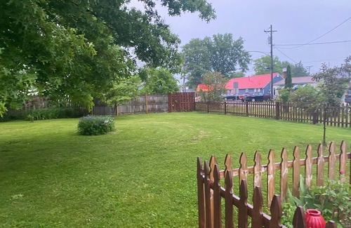 Geneva-on-the-Lake Kabine | Private cabin that sits on fenced in one acre lot. (Dog friendly)