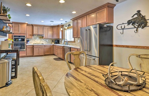 Clark Kabine | Private Clark Ranch Retreat w/ Mountain Views!