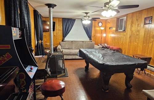 Capitol Heights Wohnung | Private Corporate Suite DC East, Maryland 1BR1BA PrinterFaxDesk in Private Room