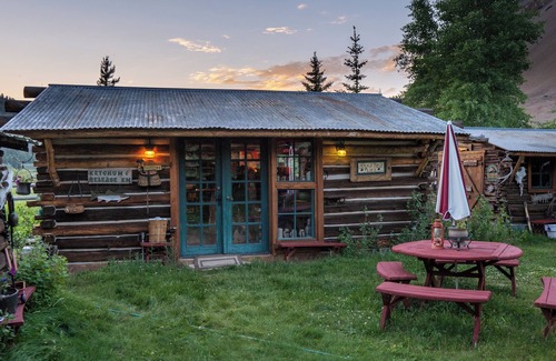Mackay Kabine | Private Rustikale & Gemütliche Hütten direkt am Fluss, nur 29 km von Sun Valley entfernt