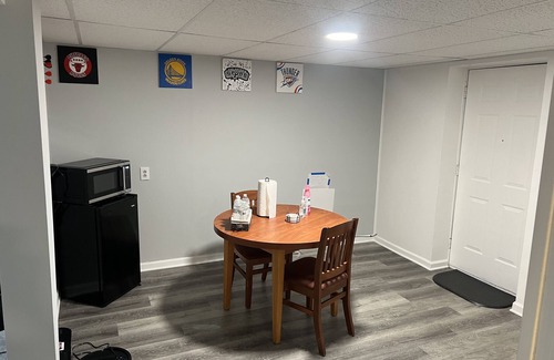 Mableton Haus | Private cozy level w/TV, 15 Min to ATL,Hawks Arena