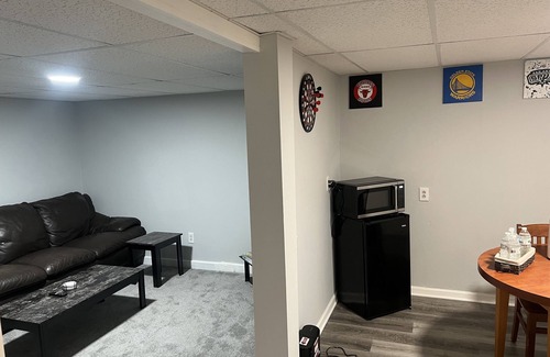 Mableton Haus | Private cozy level w/TV, 15 Min to ATL,Hawks Arena