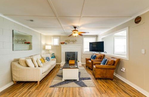 Hague Haus | Private Dock and Yard Hague Hideaway on the Potomac